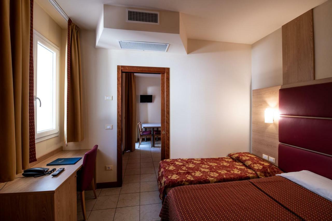 Hotel Mondial ليدو دي يسولو المظهر الخارجي الصورة
